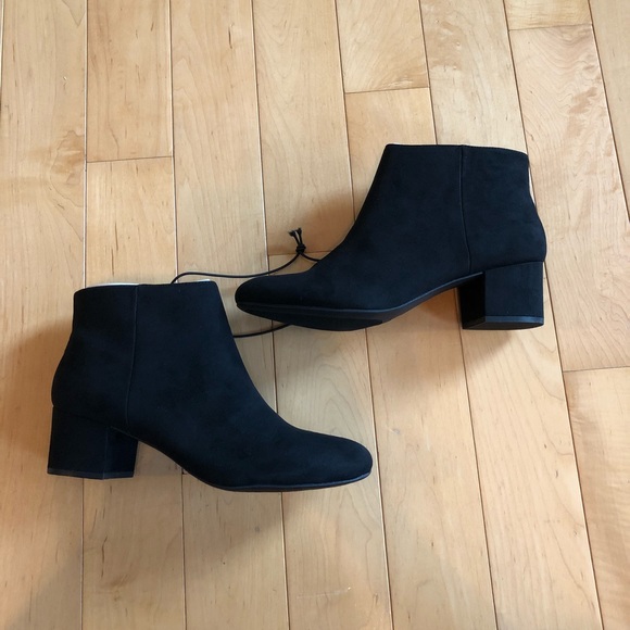 NWT Black Booties with Black Heel - Picture 5 of 6